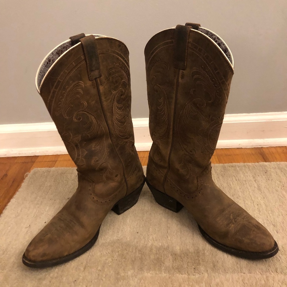 Ariat size 6 Western Boot